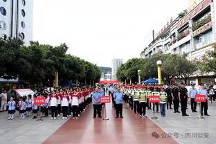 Bước lên sàn đấu! Nữ song sinh cuộc thi Nguyên Lão Ma Cao: Lý Na hợp tác với Hán Đồ Khoa Oa giành chiến thắng, giành được khởi đầu tốt đẹp!